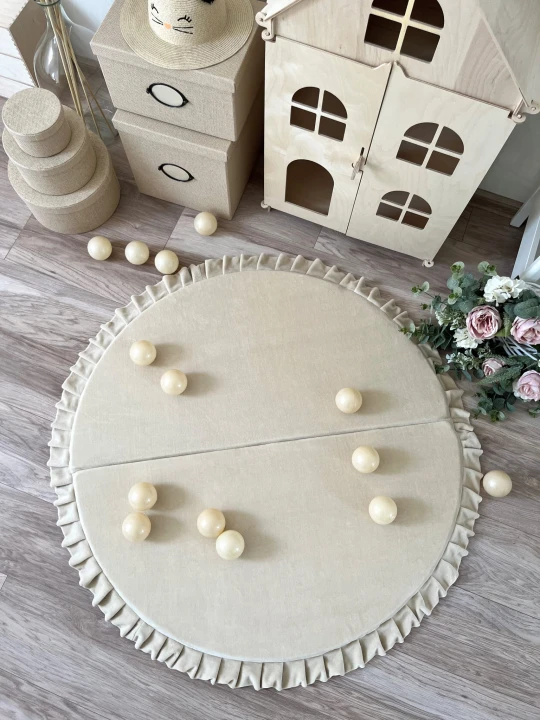 Velvet foldabe  playmats creme-round 2.jpeg