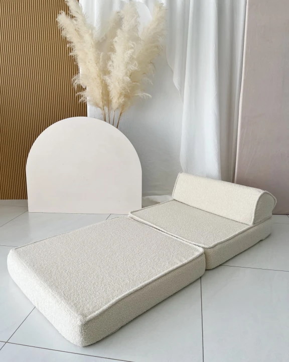 sofa montessori dla dziecka.jpeg