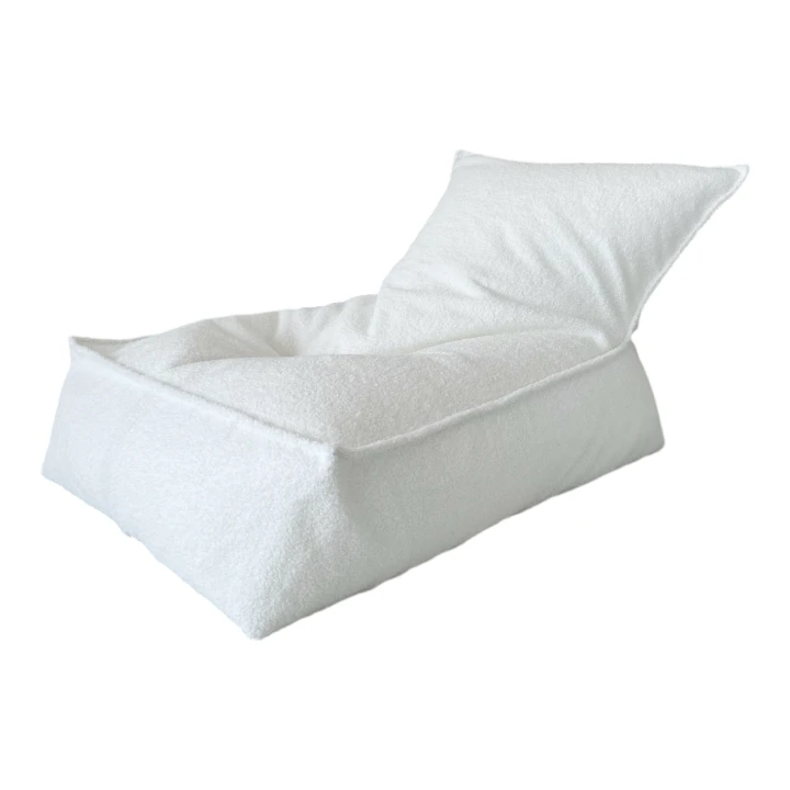 pufa boucle biała.png