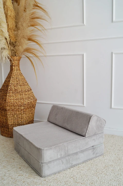 fotel sofa rozkładana dla dziecka.jpeg